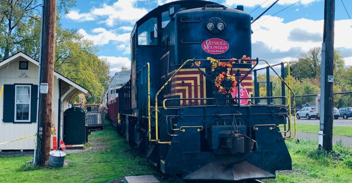 This gorgeous New York train ride through breathtaking countryside will completely steal your heart