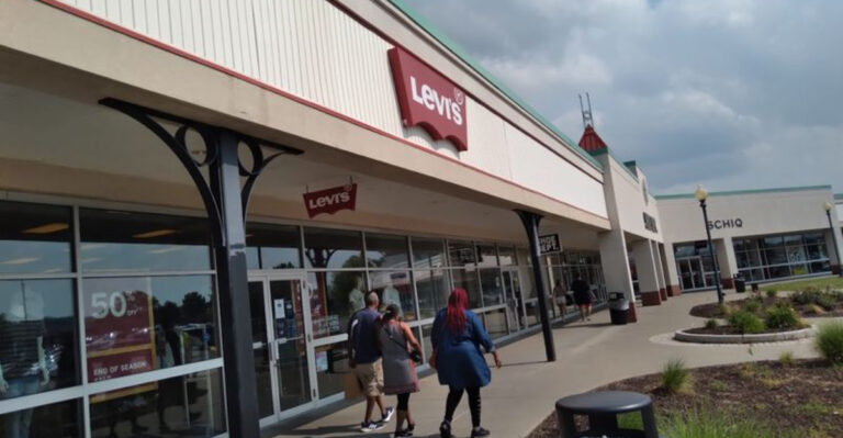 This huge outlet mall in New York is worth the drive no matter where you’re coming from