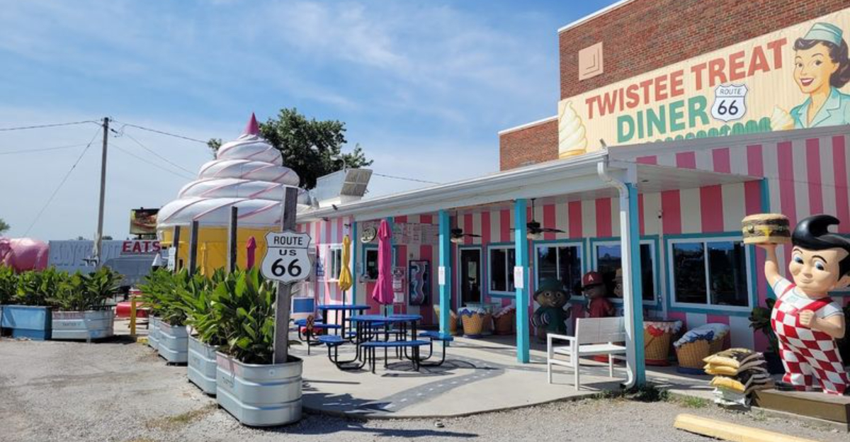 This retro ice cream shop in Illinois lets you relive Route 66s golden era