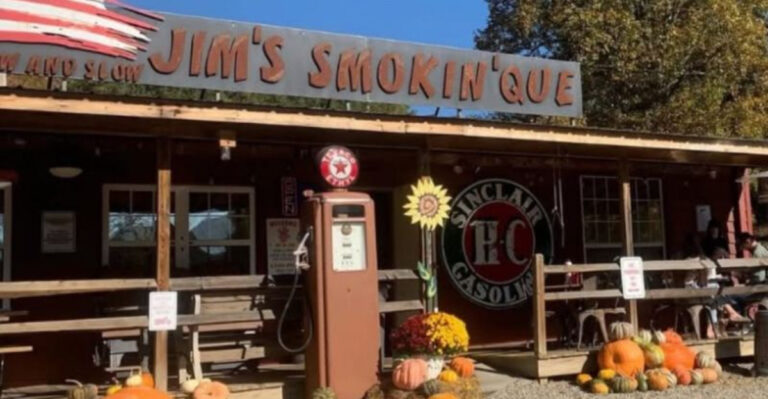 This tiny Georgia BBQ spot has been drawing huge crowds since the day it opened