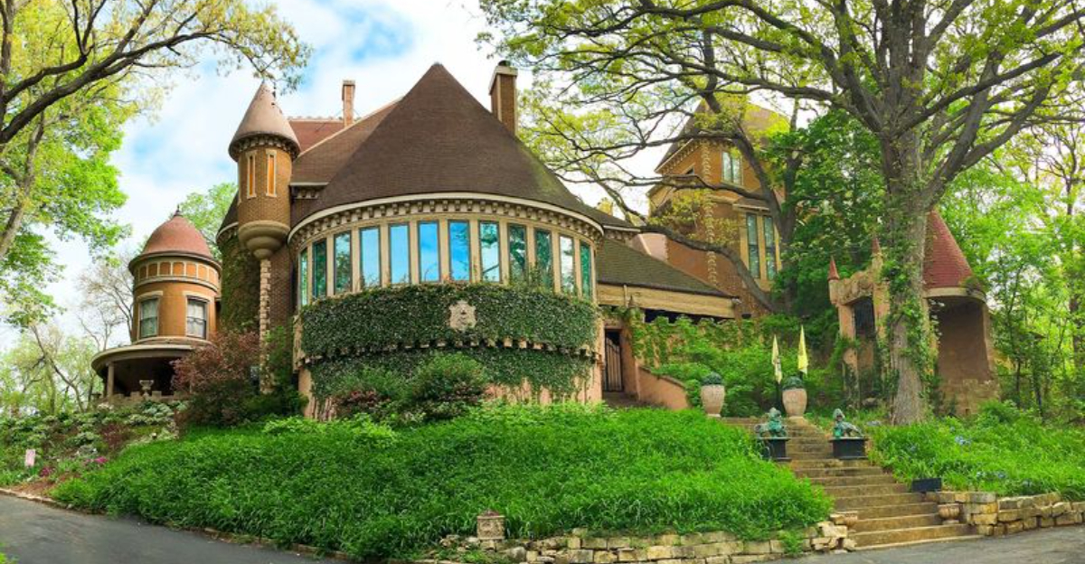This whimsical Illinois castle looks like it belongs in a fairytale movie