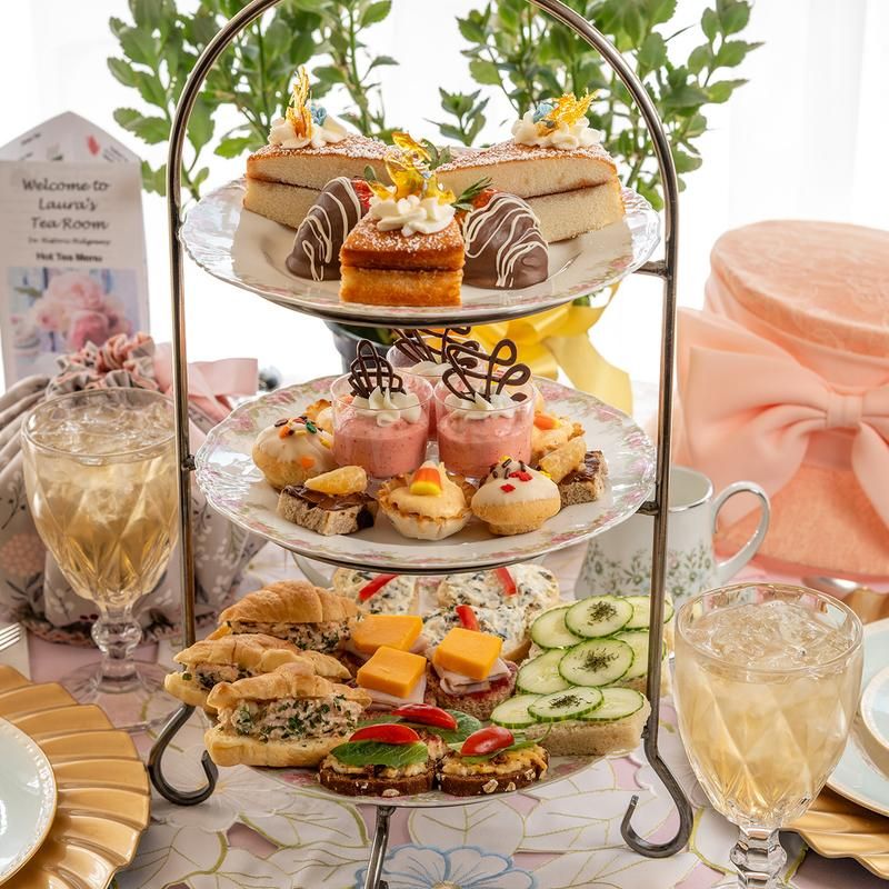 Three Elegant Courses Served One Dish at a Time Three Elegant Courses Served One Dish at a Time