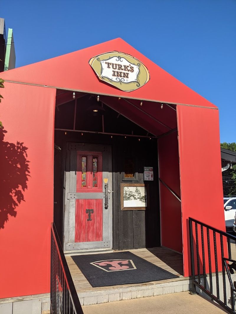 Tips for Making the Most of Your Visit to Turk's Tavern
