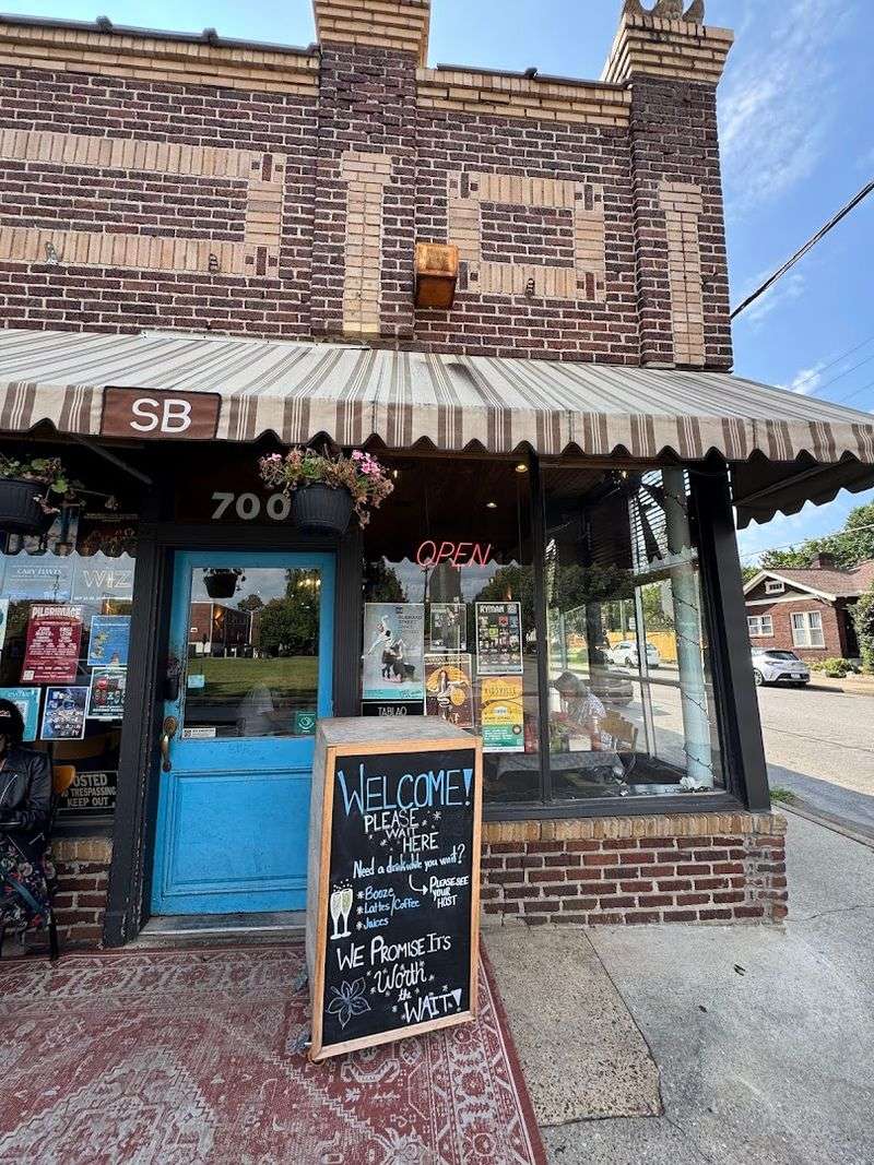 Tips for Visiting Sky Blue Cafe Without the Wait