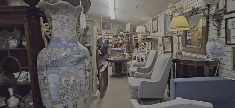 Tom's Fine Furniture & Collectables - Tucson, Arizona