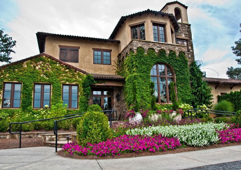 Tuscan-Inspired Architecture That Sets the Mood