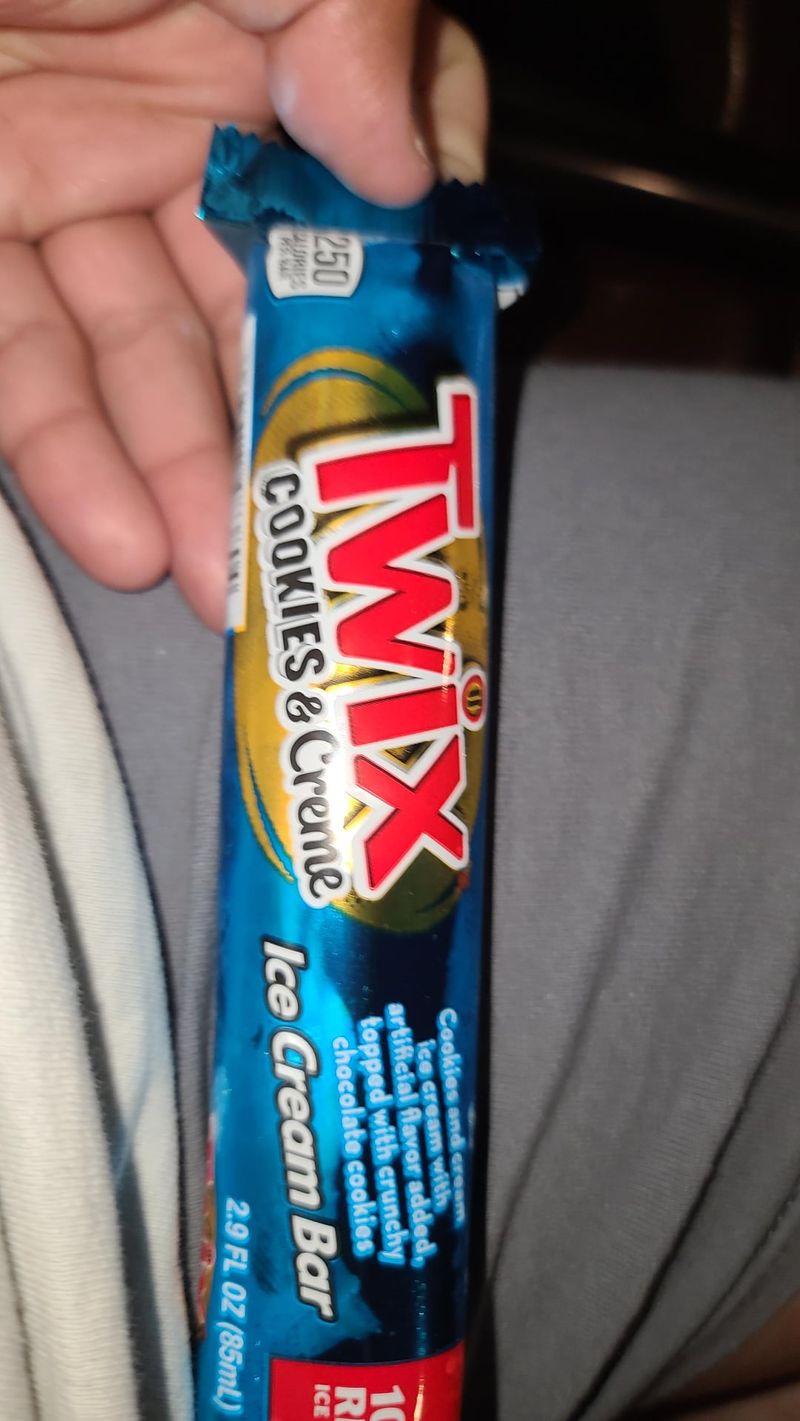 Twix Cookies & Creme Twix Cookies & Creme