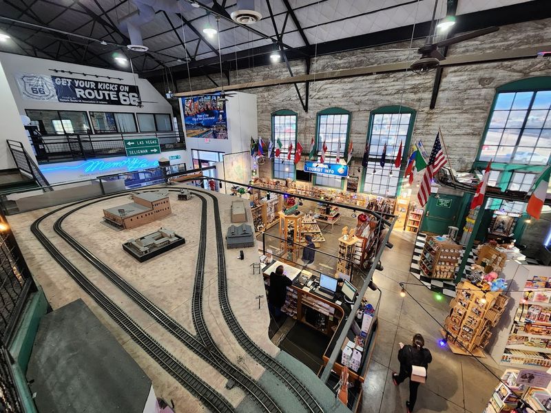 Two Floors of Exhibits With Easy Accessibility