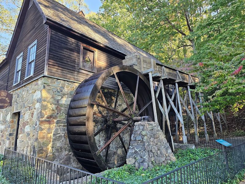 Two Unique Gift Shops Worth Every Minute of Browsing