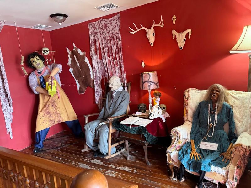 Upstairs Tours of the Historic House