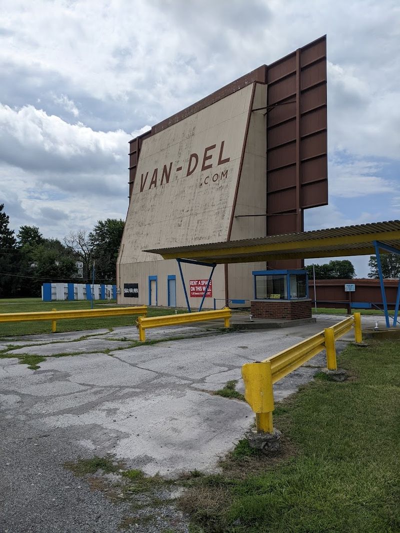 Van-Del Drive-In - Middle Point, Ohio