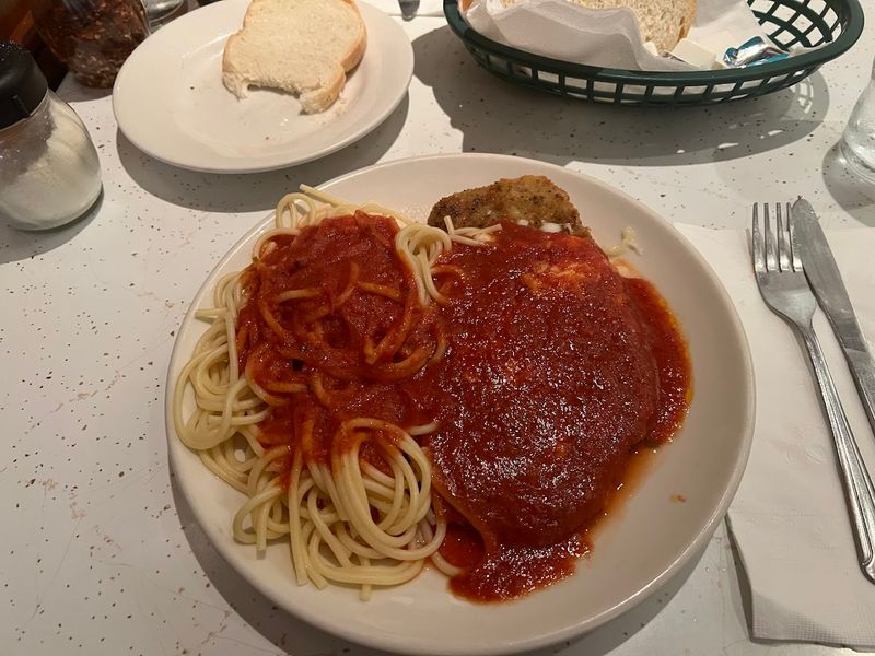 Veal Parmigiana That Earns Its Reputation
