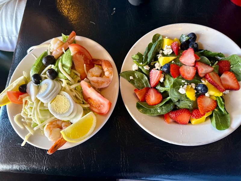 Vegetarian and Non-Seafood Options for Every Guest