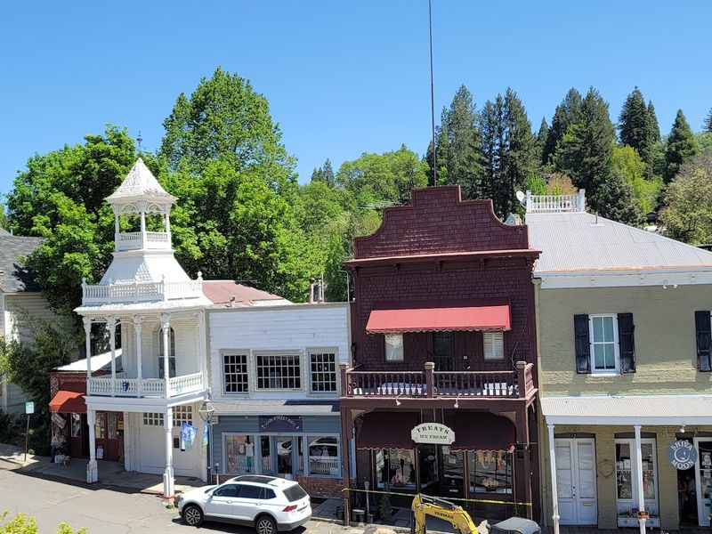 Victorian Architecture That Stops You in Your Tracks