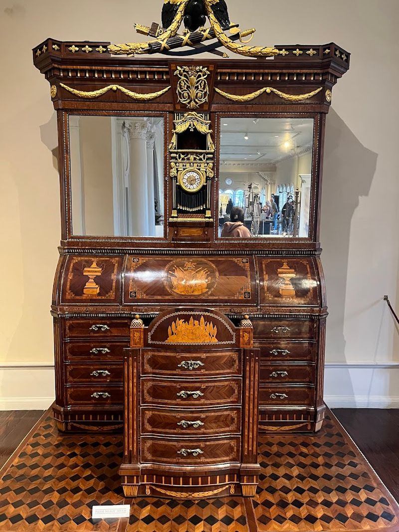 Victorian-Era Decorative Arts That Belong in a Period Drama