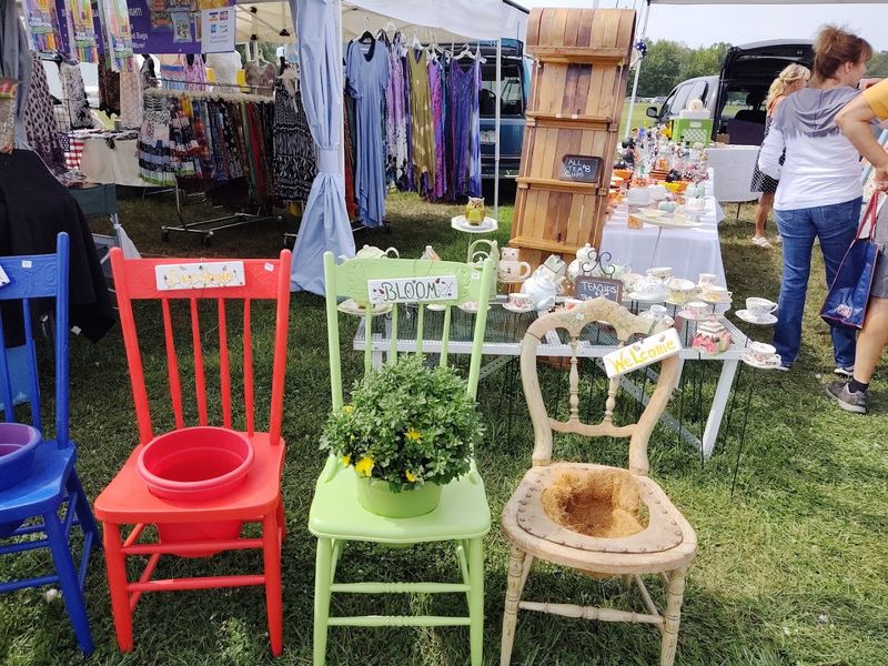 Vintage Clothing, Modern Fashion, and Unique Cultural Finds