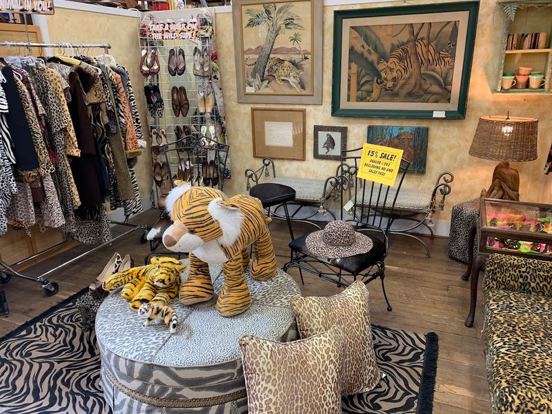 Vintage Clothing and Wearable History