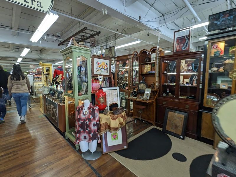 Vintage Fashion and Accessories Worth Getting Excited About