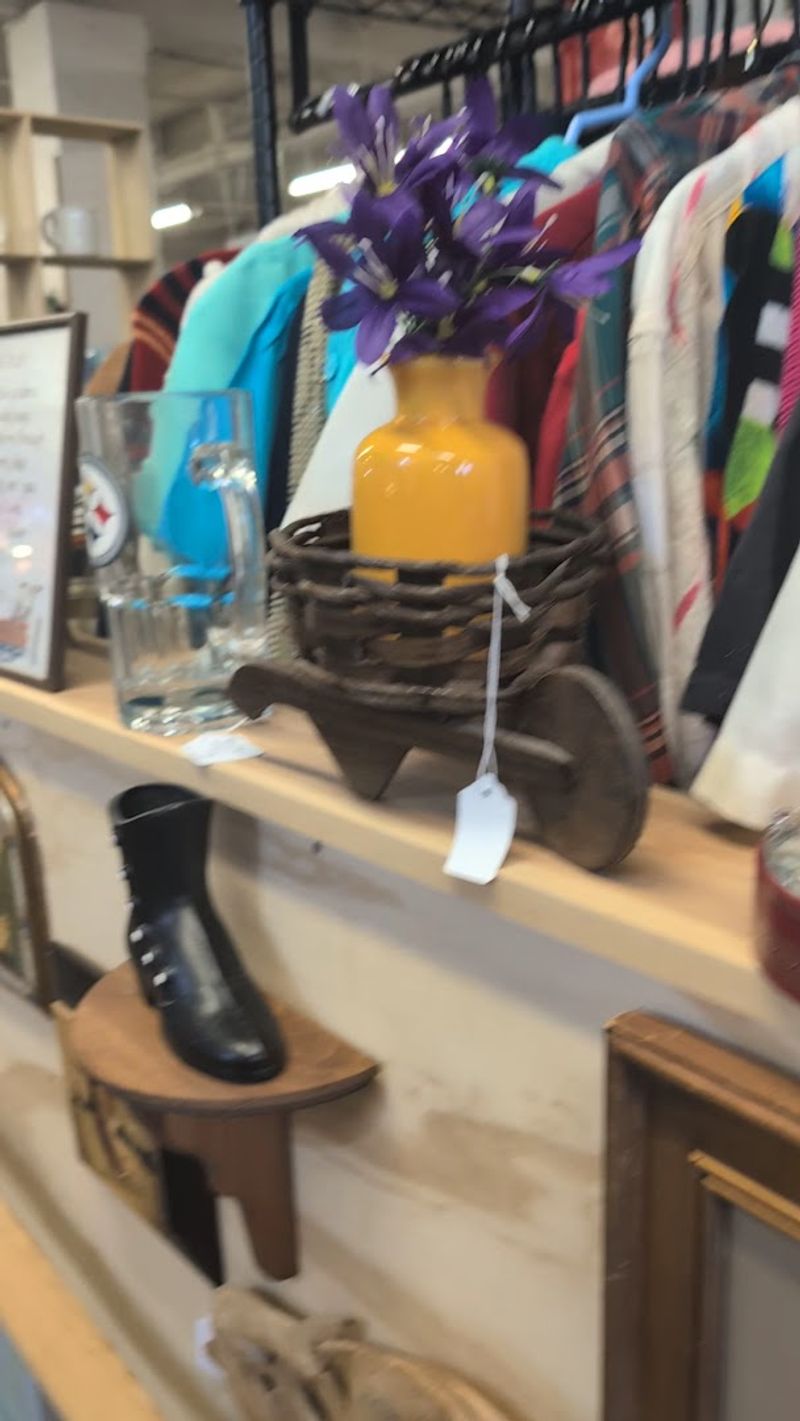Vintage Fashion and Clothing That Turns Back the Clock