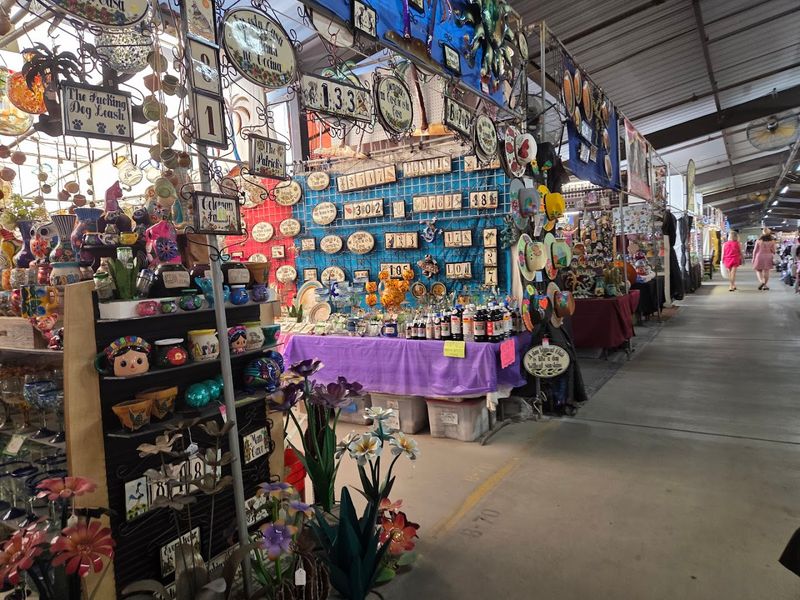 Vintage Finds and Antique Collectibles