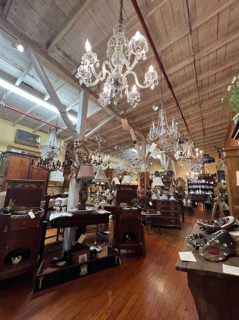 Vintage Furniture Worth Bragging About Vintage Furniture Worth Bragging About
