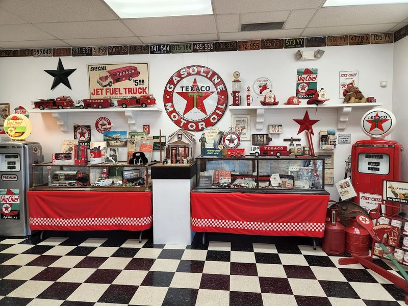 Vintage Gas Station Memorabilia and Americana Vintage Gas Station Memorabilia and Americana