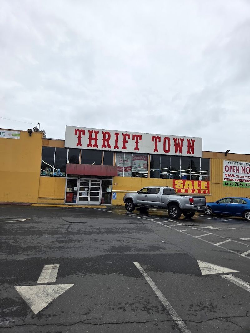 Vintage Jewelry and Silver Worth Hunting For
