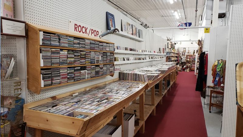 Vintage Vinyl Records That Music Lovers Cannot Resist