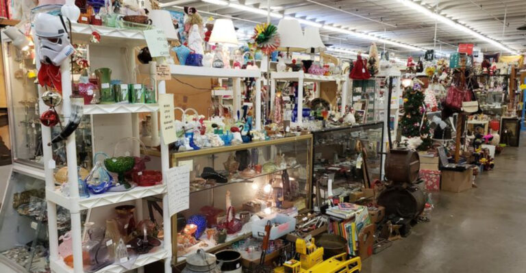 Virginia locals are flocking to this massive indoor flea market for its unbelievable bargains