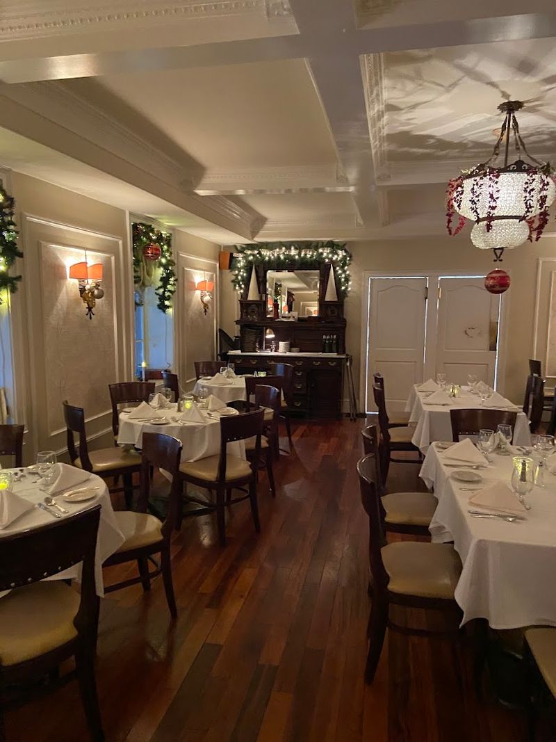 Warm, Attentive Service That Feels Genuinely Personal Warm, Attentive Service That Feels Genuinely Personal
