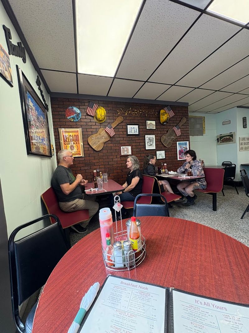 Warm, Family-Style Atmosphere