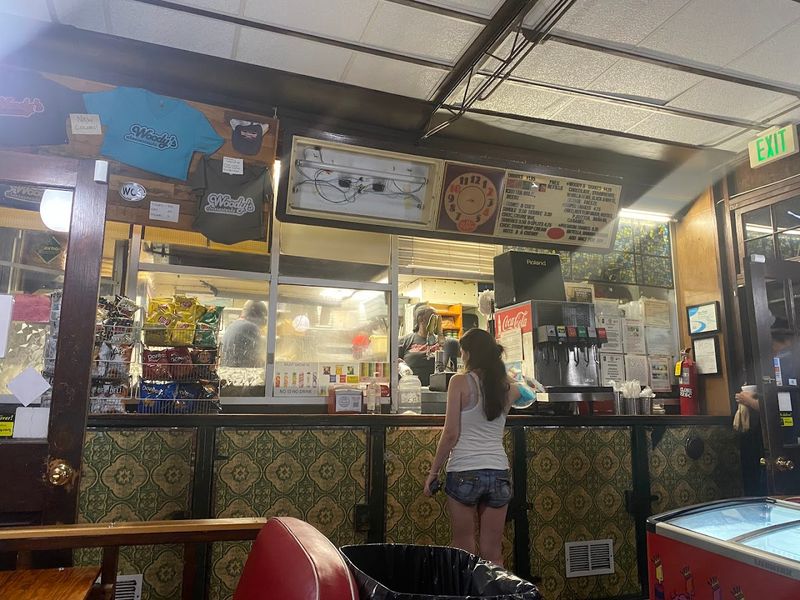 Warm and Welcoming Counter Service Vibe