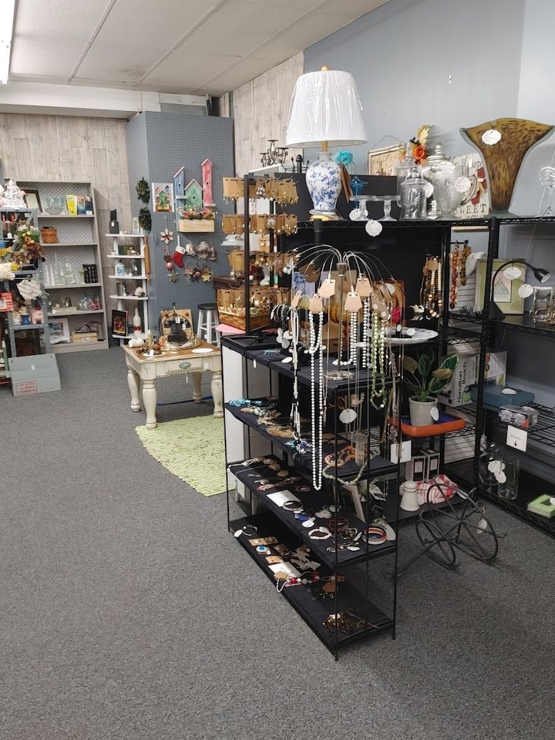 Well-Organized Booths That Make Browsing Easy