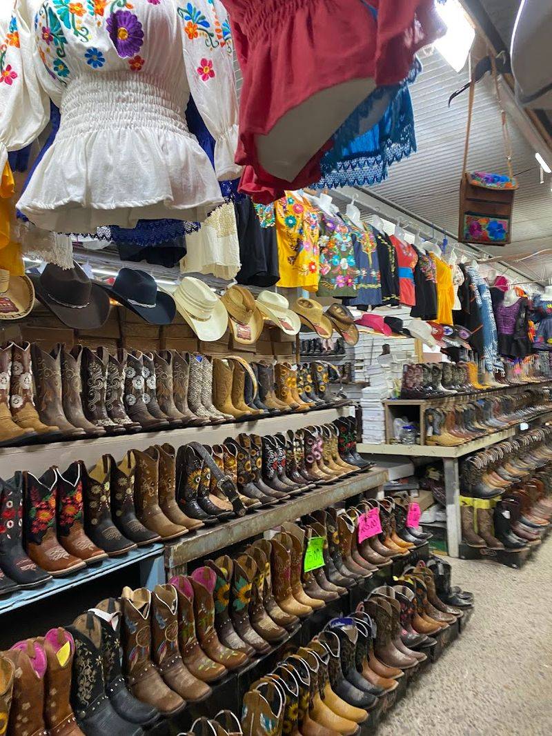 Western Boots and Clothing That Fit the Texas Vibe
