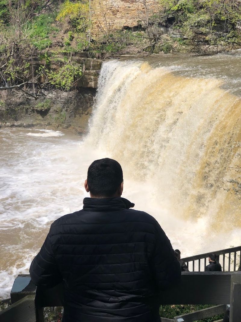 Why Chagrin Falls Deserves a Spot on Every Ohio Bucket List