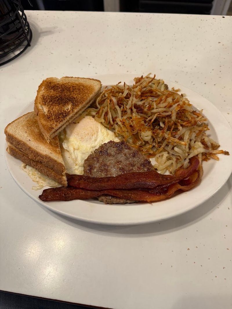 Why Diner 22 Beats Any Chain Restaurant Hands Down
