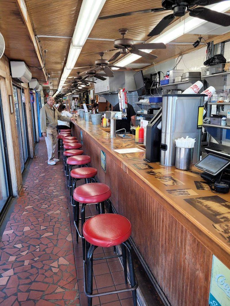 Why Peaches Corner Belongs on Every Myrtle Beach Itinerary