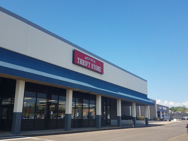 Why Red White & Blue Northglenn Keeps Shoppers Coming Back