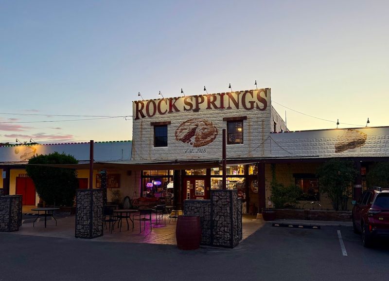 Why Rock Springs Café Is a Must-Stop on Any Arizona Road Trip