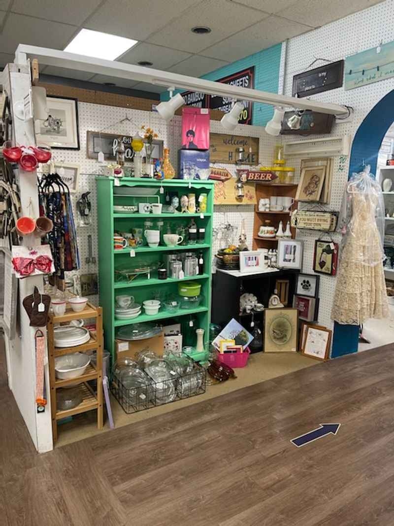 Why Town Peddler Keeps Shoppers Coming Back Visit After Visit Why Town Peddler Keeps Shoppers Coming Back Visit After Visit