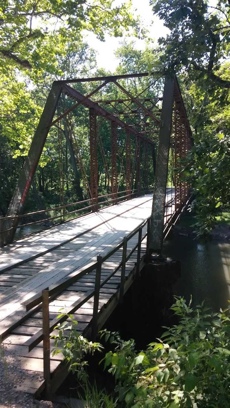 Why the Airtight Bridge Deserves a Spot on Your Illinois Bucket List