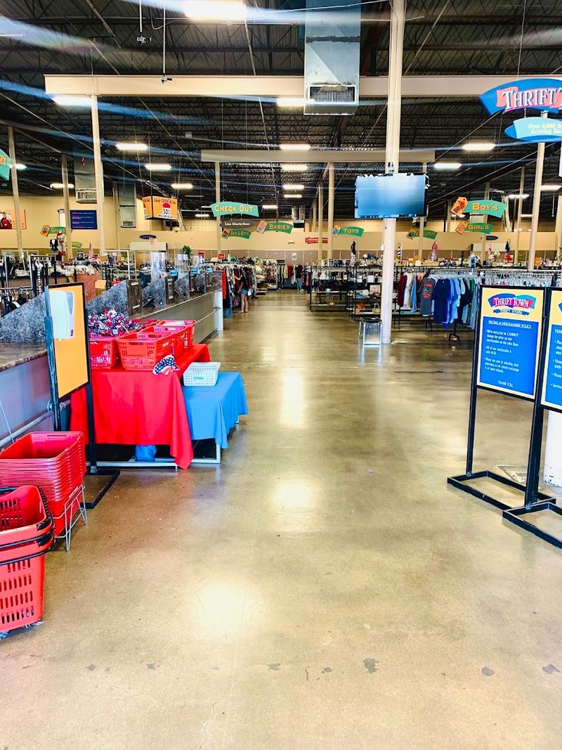 Wide Aisles Built for Comfortable Browsing