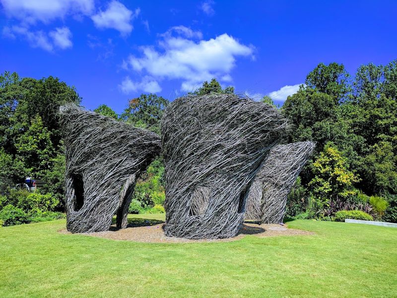 Wire Sculptures and Artistic Garden Features Wire Sculptures and Artistic Garden Features