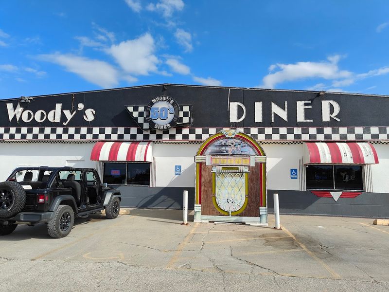 Woody's 50's Diner - Le Roy, Illinois Woody's 50's Diner - Le Roy, Illinois