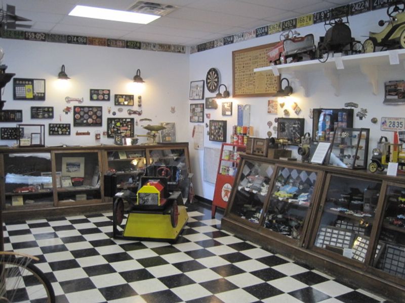 Working Vintage Slot Machines and Arcade Games Working Vintage Slot Machines and Arcade Games