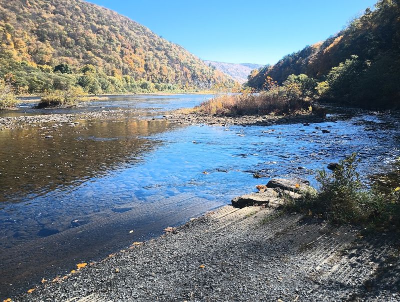 World-Class Smallmouth Bass Fishing Along the Susquehanna World-Class Smallmouth Bass Fishing Along the Susquehanna
