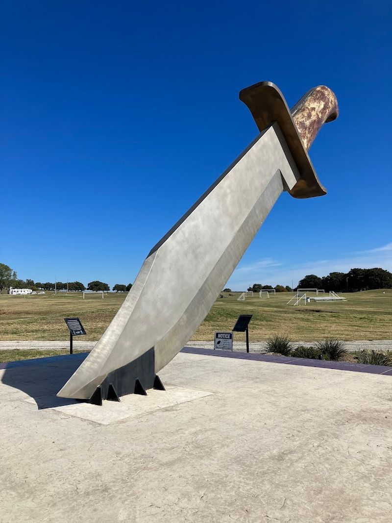 World's Largest Bowie Knife - Bowie, Texas