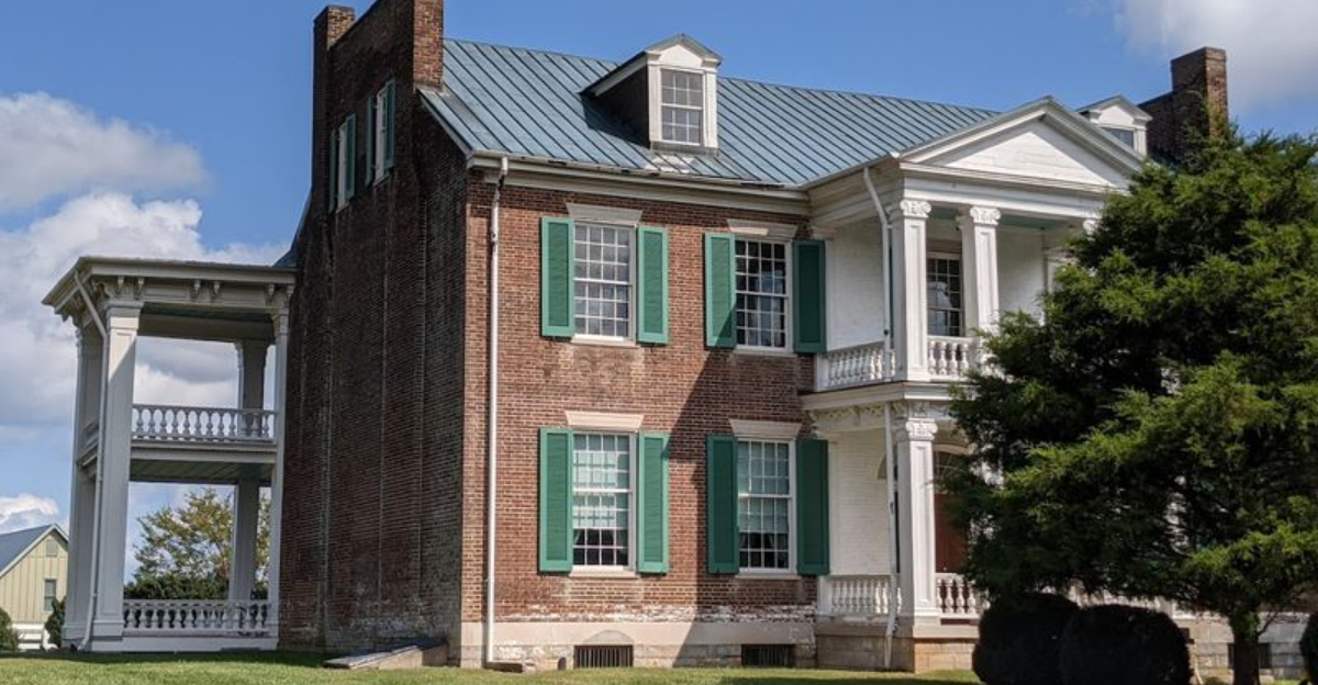 You need to visit this gorgeous Tennessee town that looks straight out of a Hallmark movie