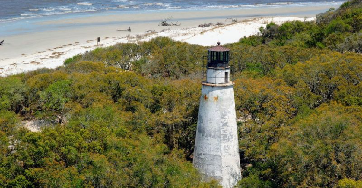 You wont believe these 7 gorgeous Georgia lighthouses have been hiding in plain sight all along