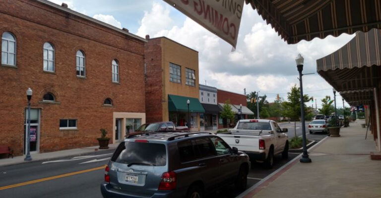You’ll quickly fall in love with the charm of this Georgian-style town in South Carolina